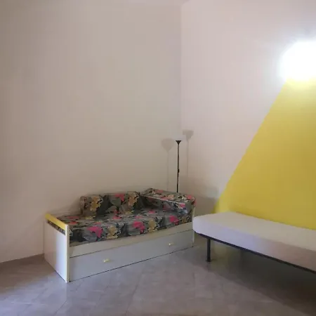 Inviting Bungalow In Isola Di Capo Rizzuto With Garden Casa vacanze *