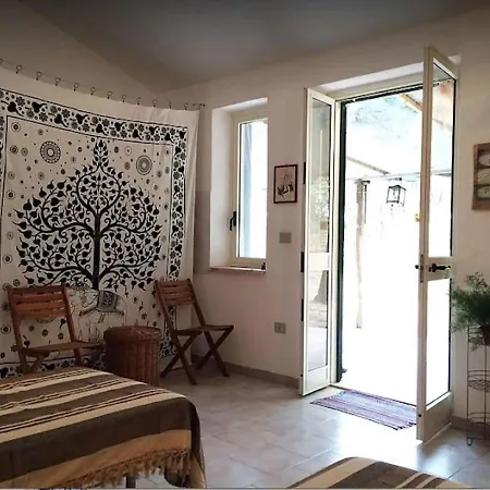 Casa vacanze Inviting Bungalow In Isola Di Capo Rizzuto With Garden Casa dello Stumio